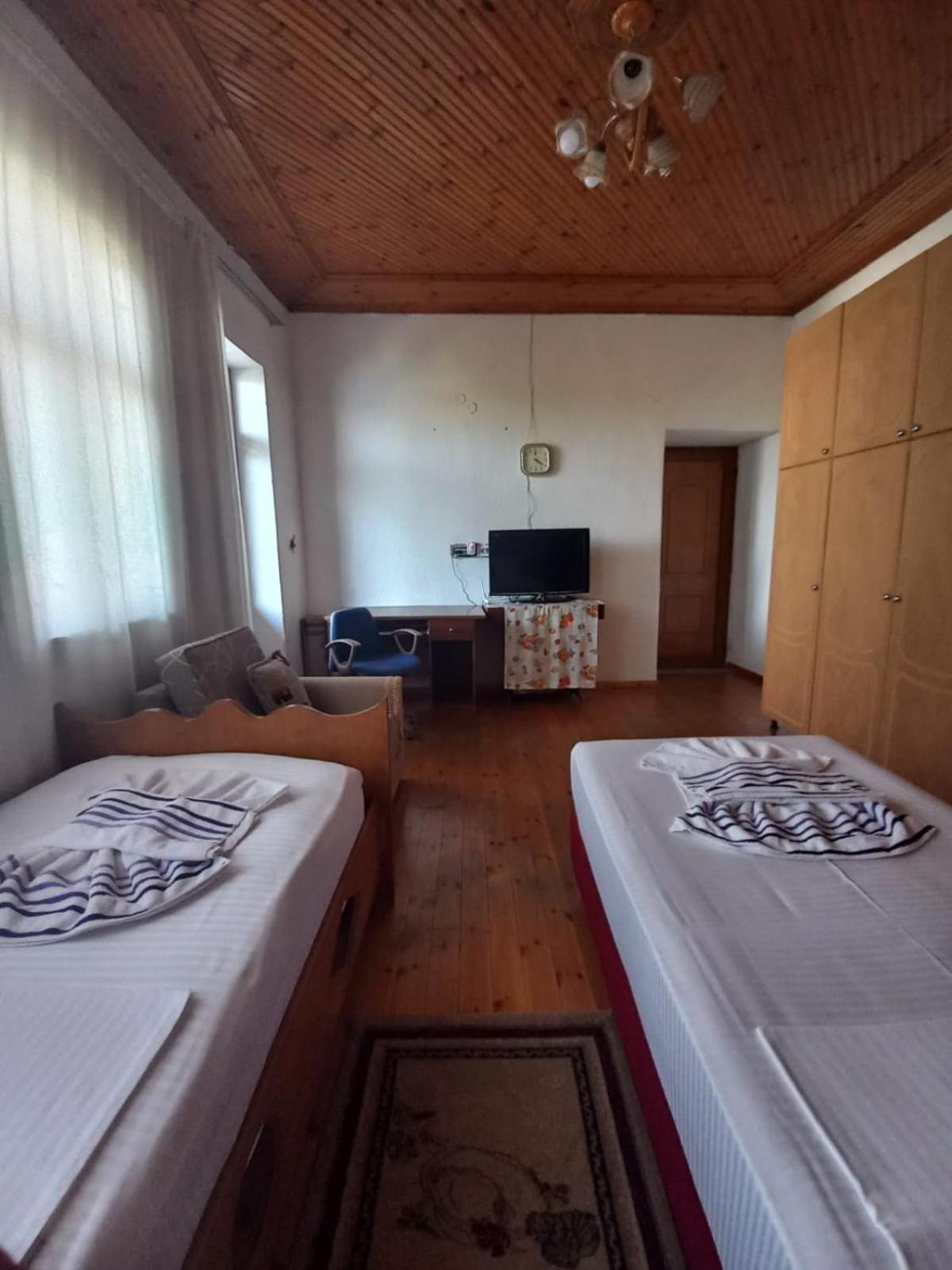 Miziriguesthouse ジロカストラ エクステリア 写真
